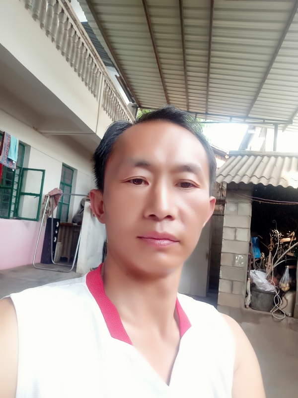 白鸽的第一张照片--元谋闪婚服务中心